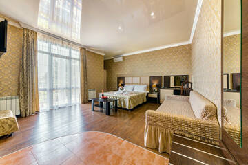 Четырехместный номер с балконом в Гостинице Вавилон