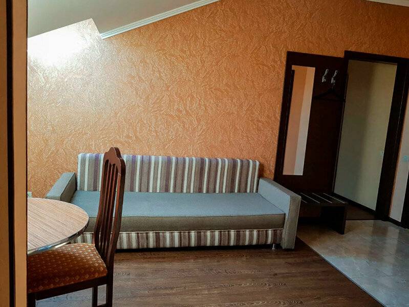 Фотографии номера Двухместный номер Делюкс с 1 кроватью или 2 отдельными кроватями и балконом в Гостинице Вавилон Геленджик