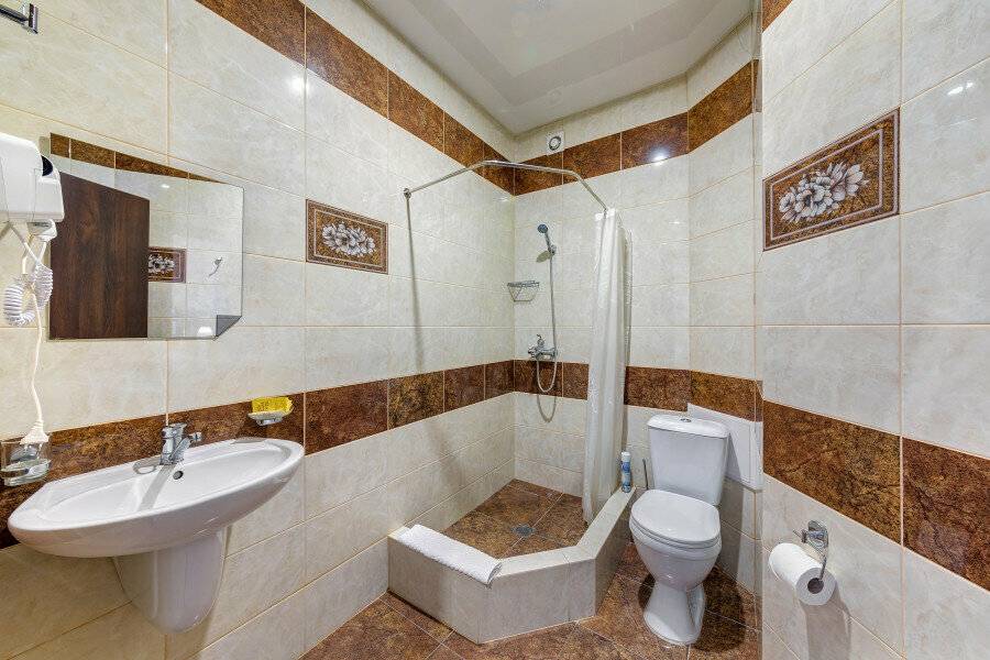 Фотографии номера Люкс с балконом в Гостинице Вавилон Геленджик