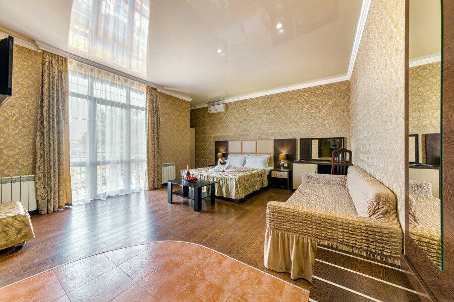 Четырехместный номер с балконом